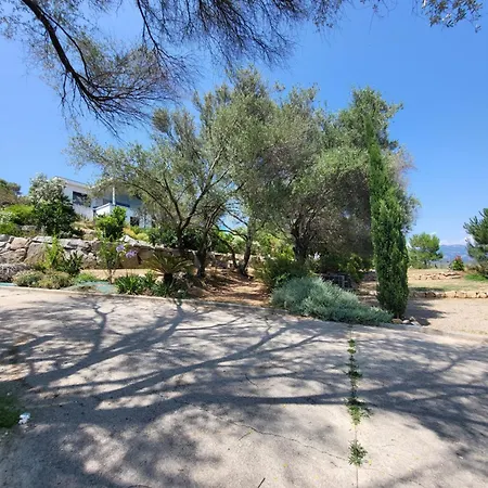 De Aux Portes D'ajaccio * Alata