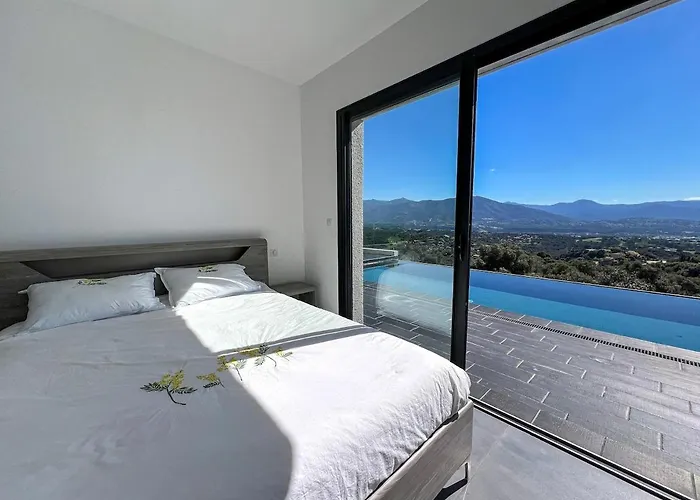 De Aux Portes D'ajaccio * Alata