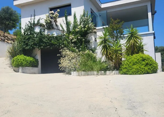 De Aux Portes D'ajaccio Alata